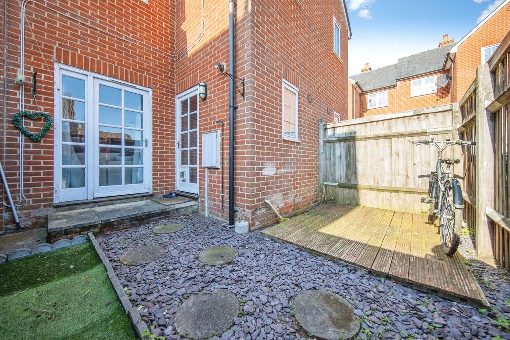 Property photo 3 of 16