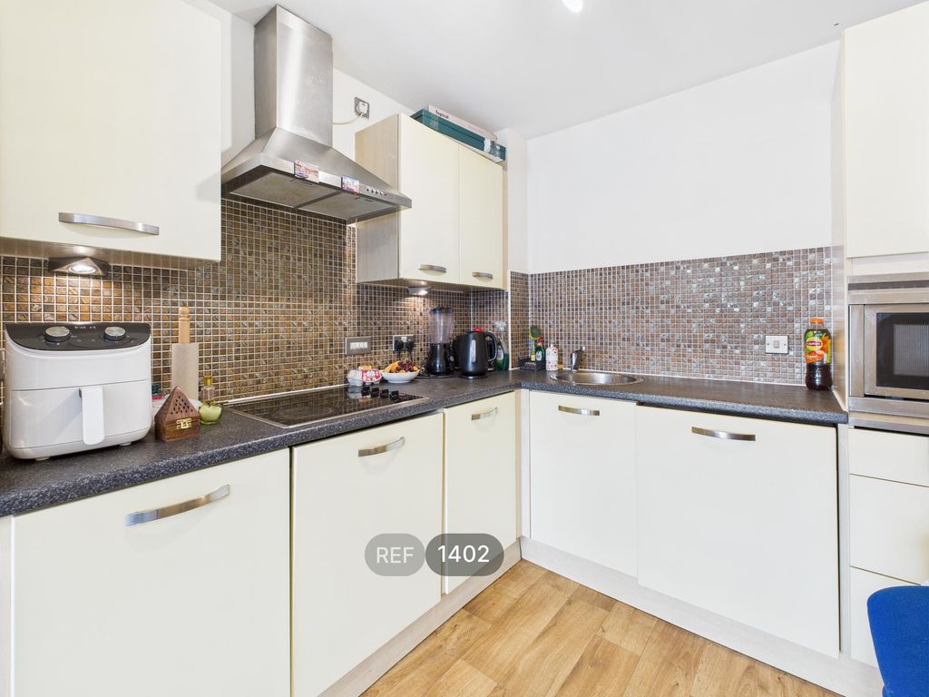 Property photo 1 of 15 Kitchen / Living Area