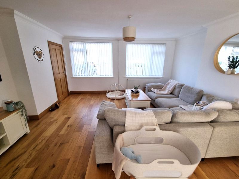 Property photo 3 of 33 Photo 28