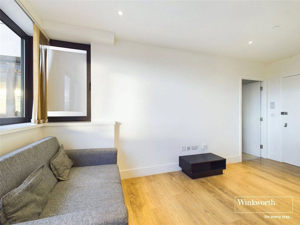 Property photo 3 of 7 Picture No. 14