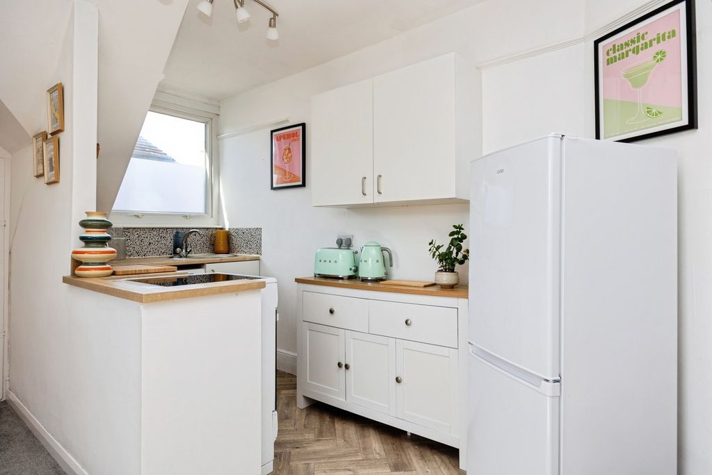 Property photo 2 of 17 Pbox-Img.Jpg