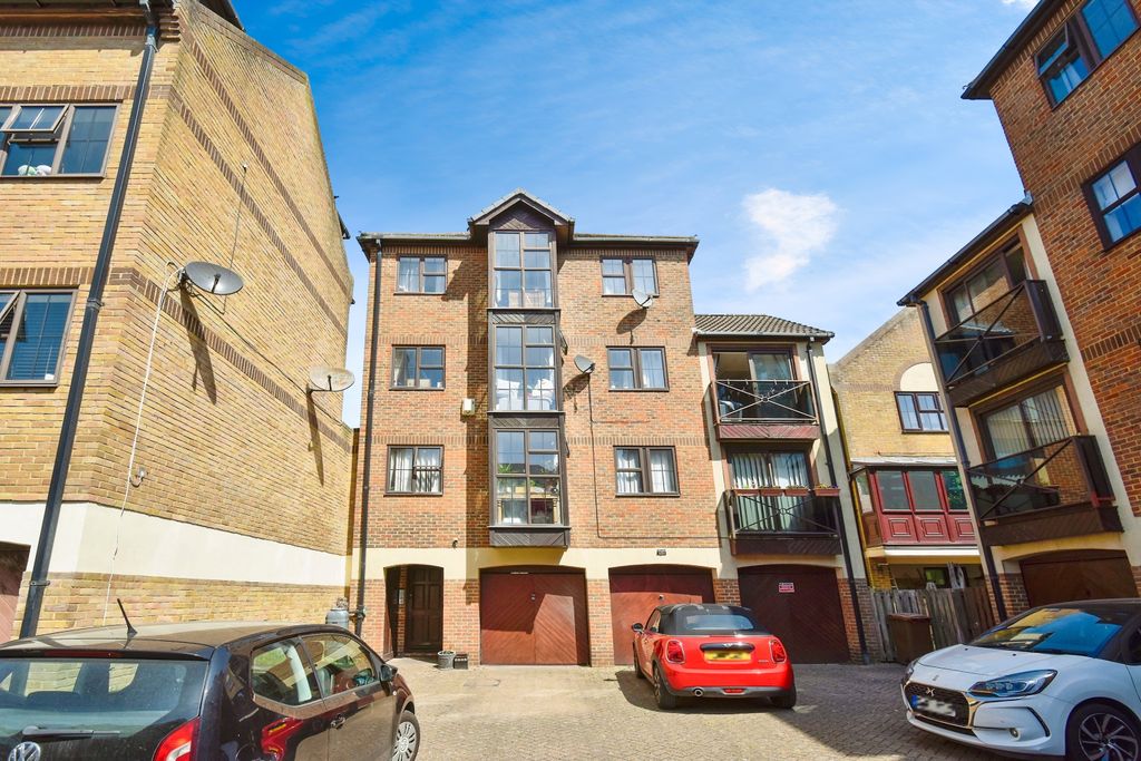 Property photo 3 of 15 Front