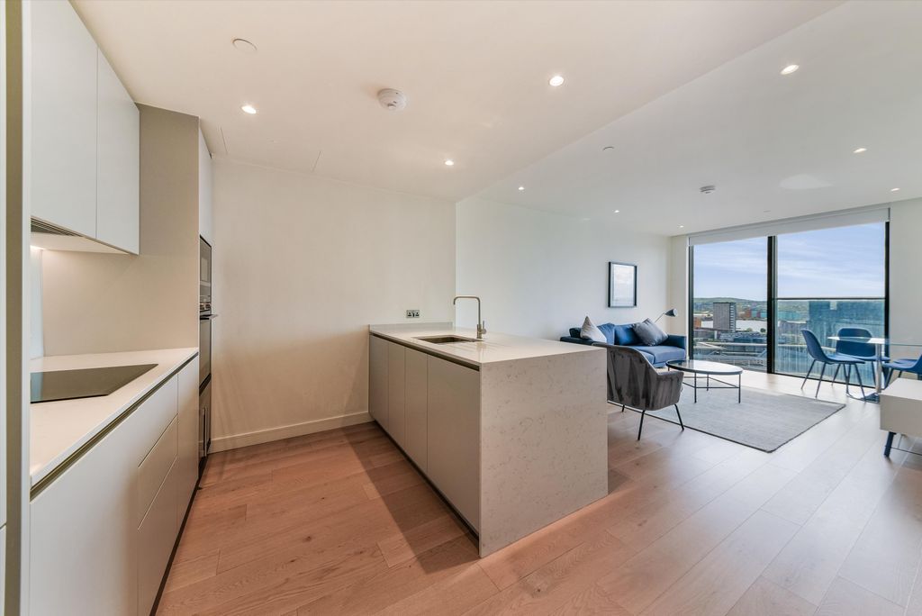 Property photo 2 of 13 Image