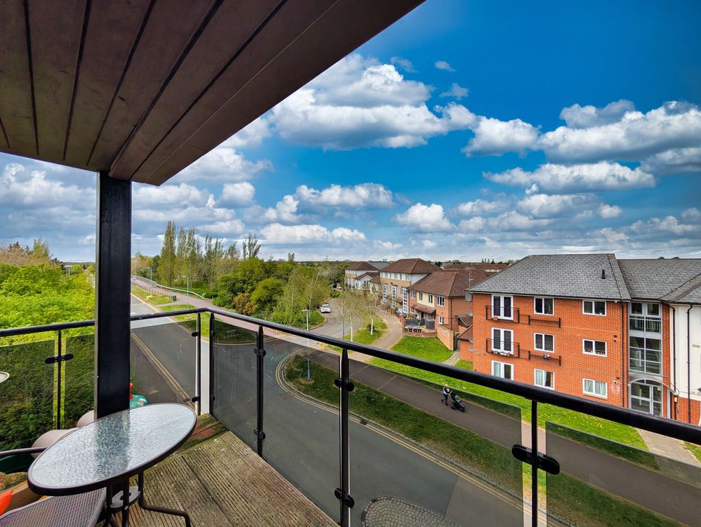 Property photo 2 of 17 Balcony