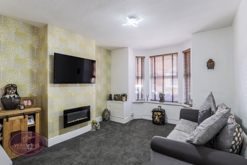 Property photo 2 of 25