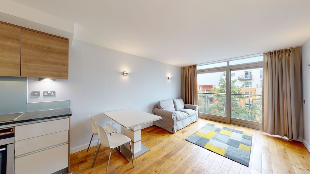 Property photo 3 of 8