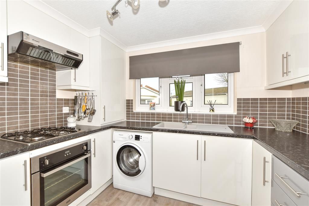 Property photo 1 of 9 Kitchen