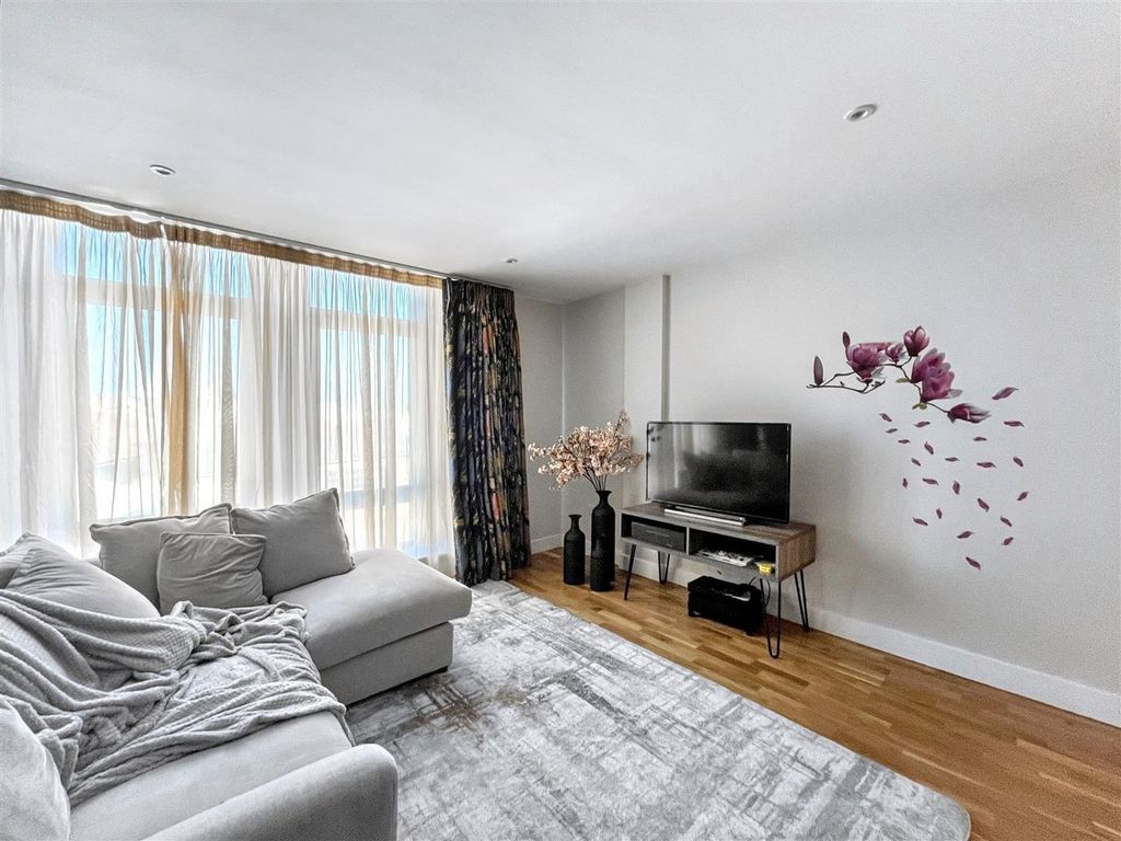 Property photo 2 of 5 Euxxcblux0Icqaloiqsxvg.Jpg