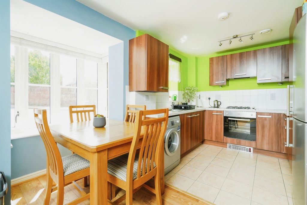 Property photo 3 of 13