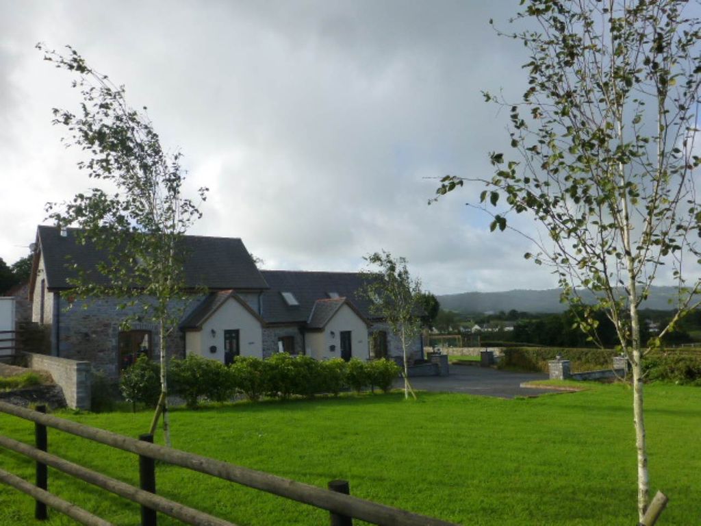 Property photo 1 of 11 Front