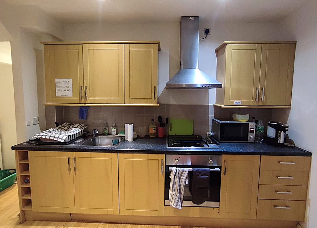 Property photo 1 of 3