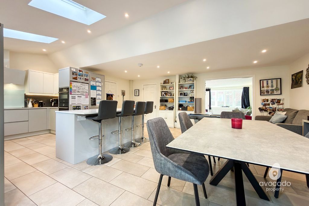 Property photo 2 of 19 3514565