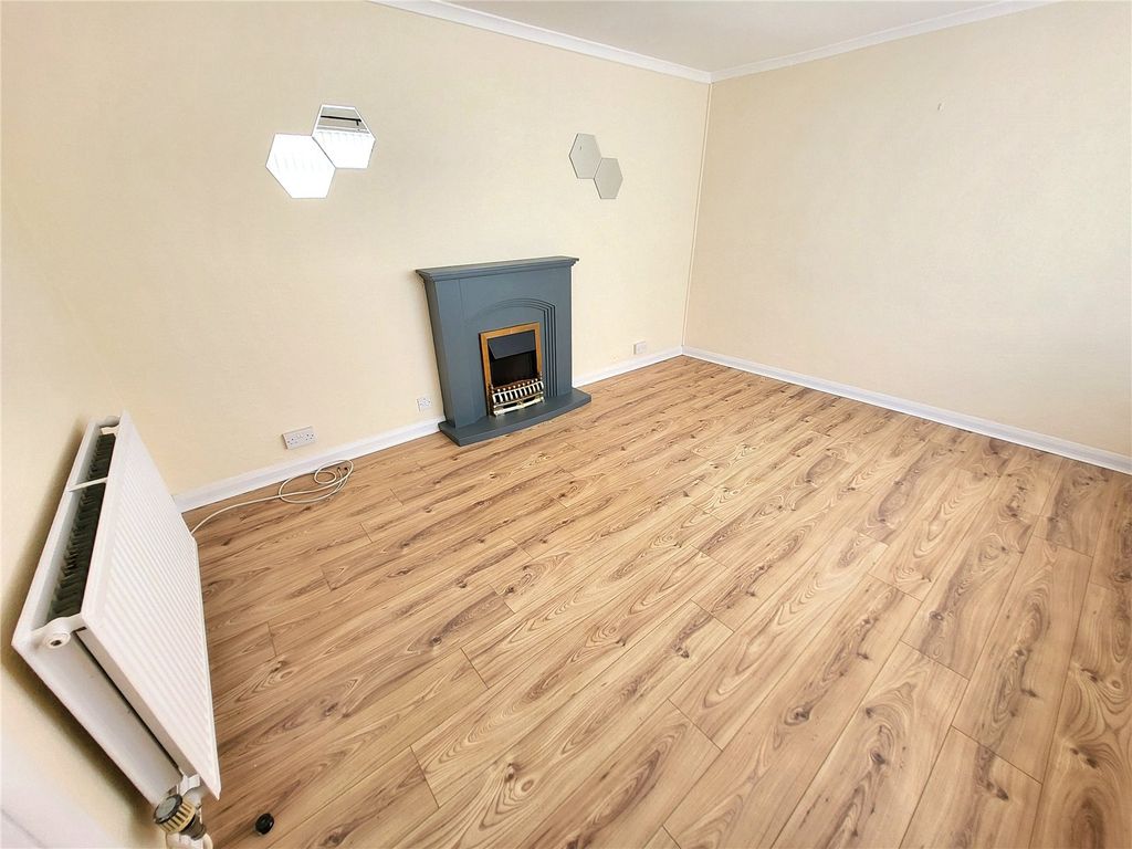 Property photo 2 of 18 Picture No. 02