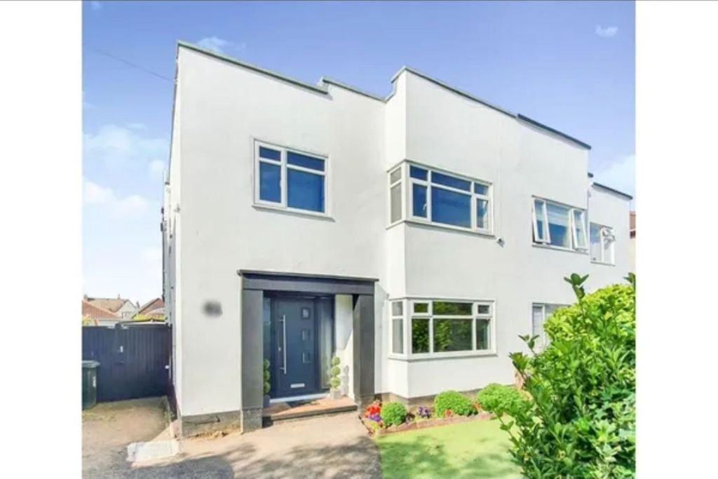 Property photo 1 of 21 Front View