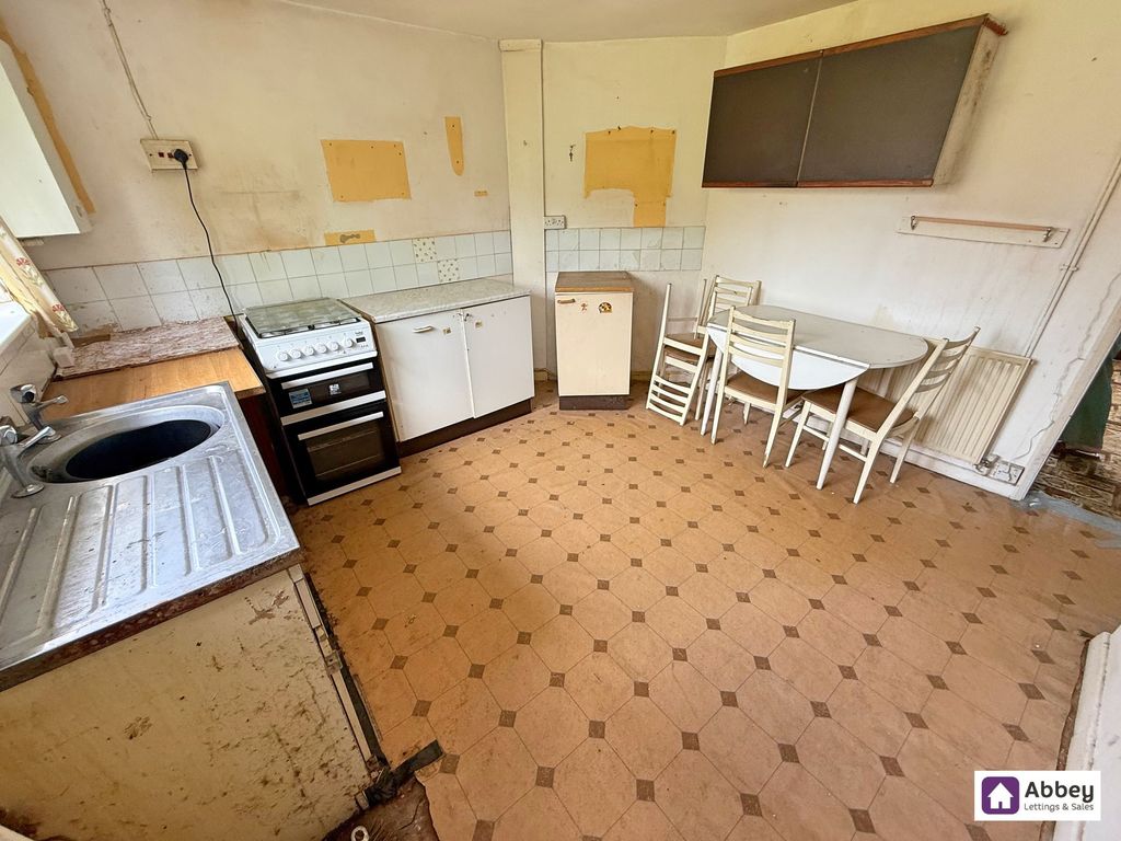 Property photo 1 of 12 Breakfast/Kitchen