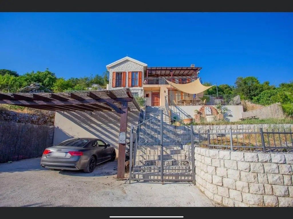 Property photo 3 of 7