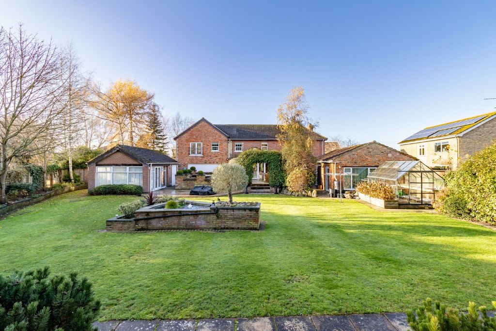 Property photo 2 of 64 4712602