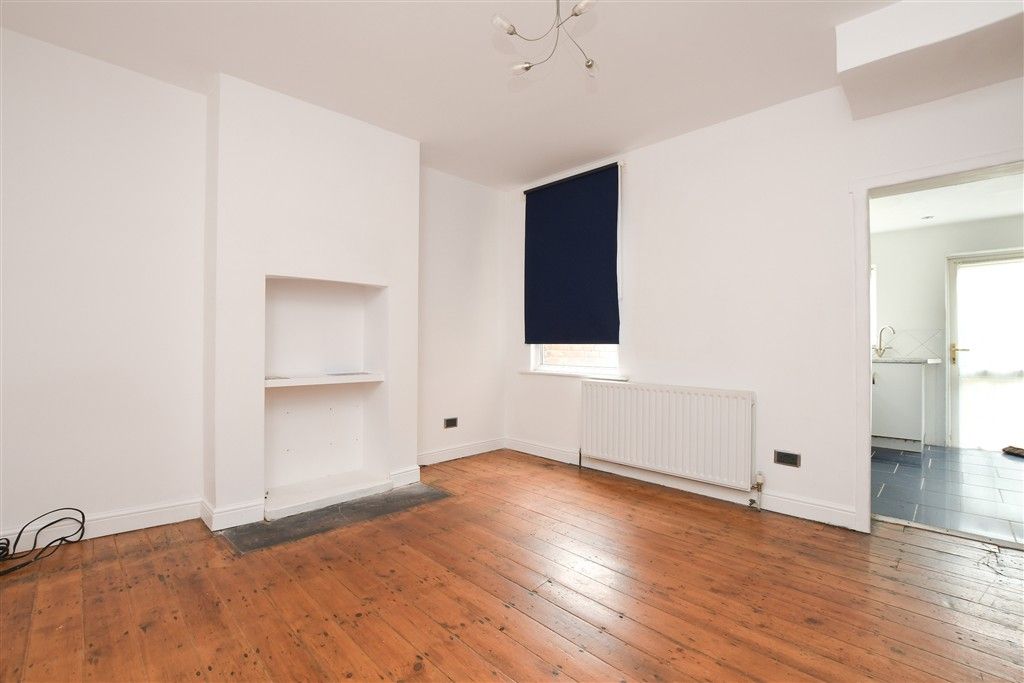 Property photo 1 of 8 Dining Room