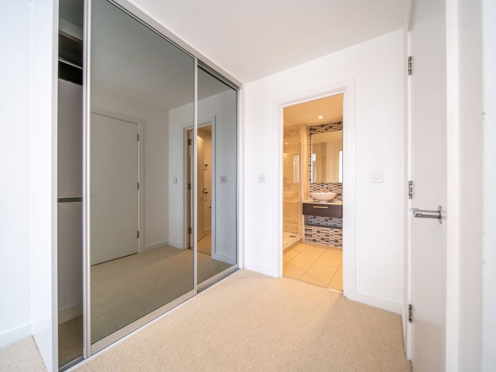 Property photo 3 of 11 Bedroom B-3-V2