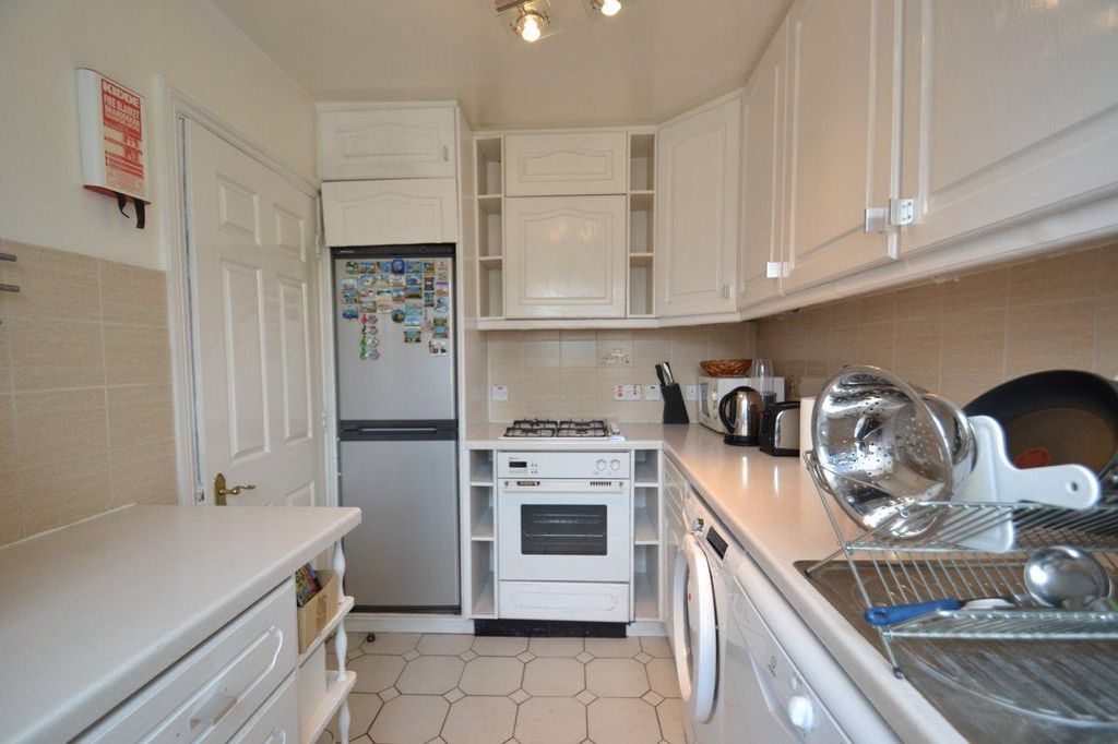 Property photo 3 of 8 Kitchen.Jpg