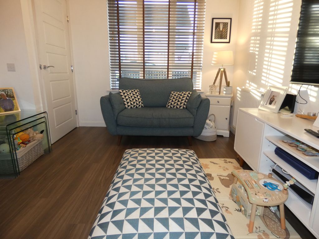 Property photo 3 of 22 Lounge