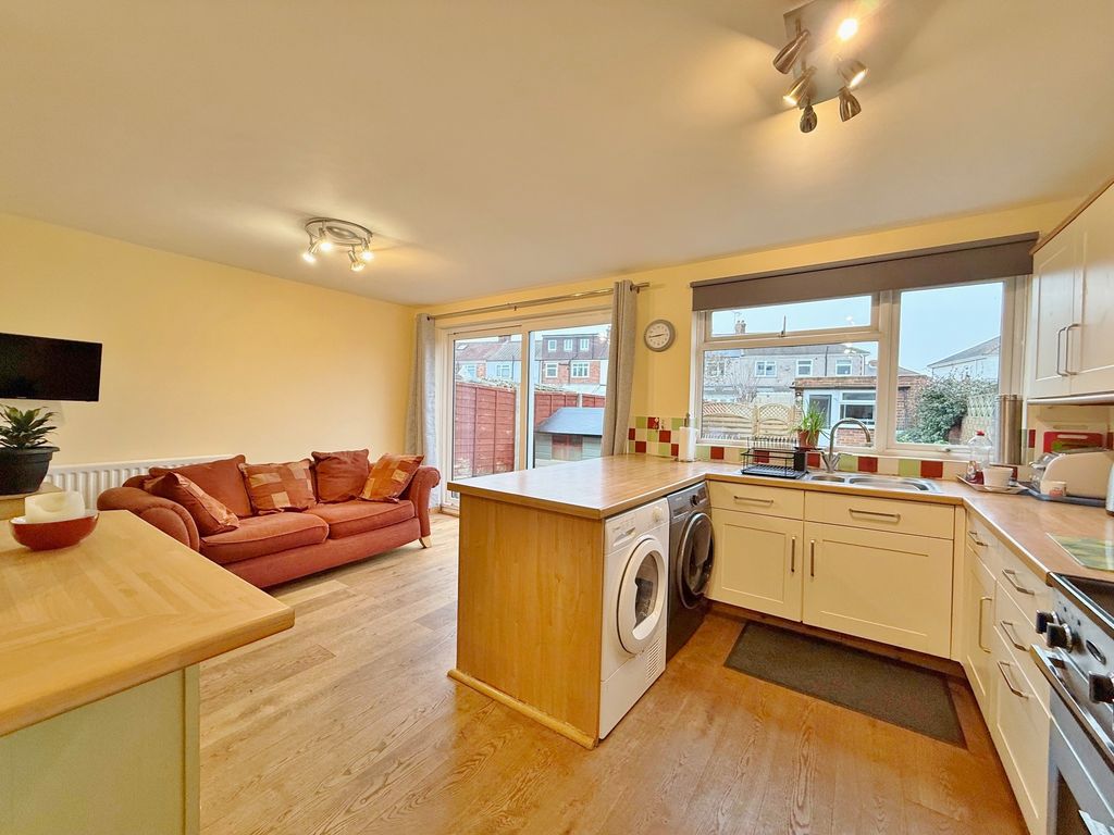 Property photo 3 of 24