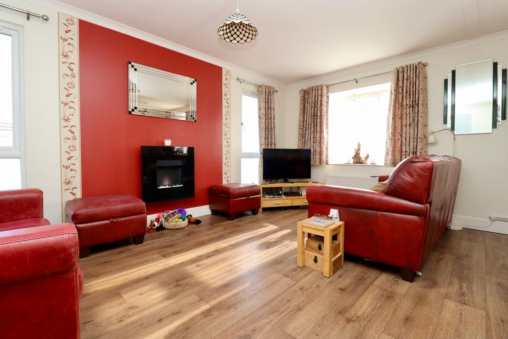 Property photo 3 of 12 Img_7041