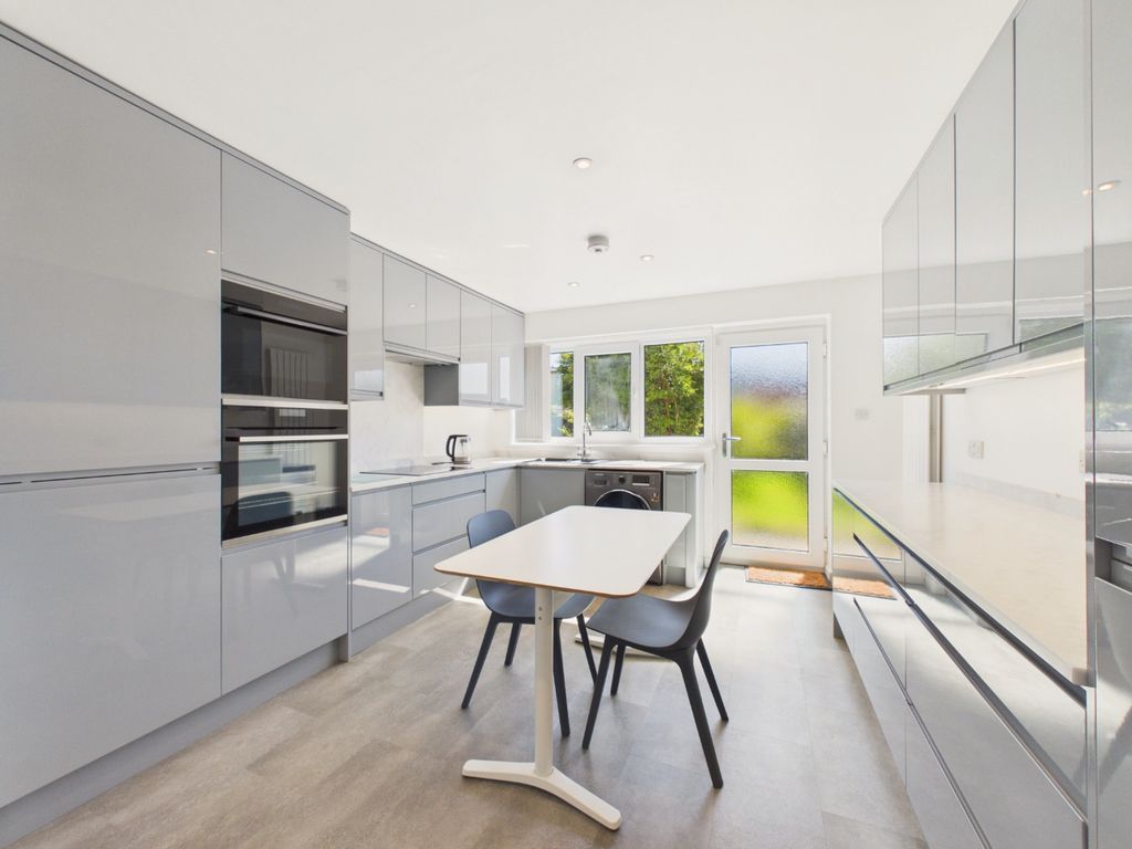 Property photo 2 of 16 4684933