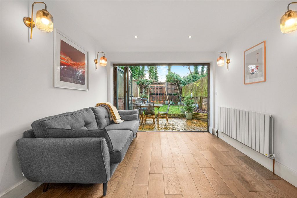 Property photo 3 of 22 Picture No. 21