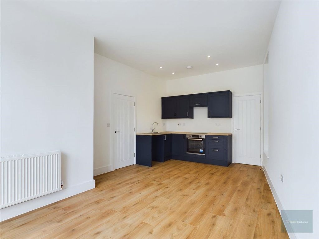 Property photo 2 of 9 Cam03907G0-Pr0035-St