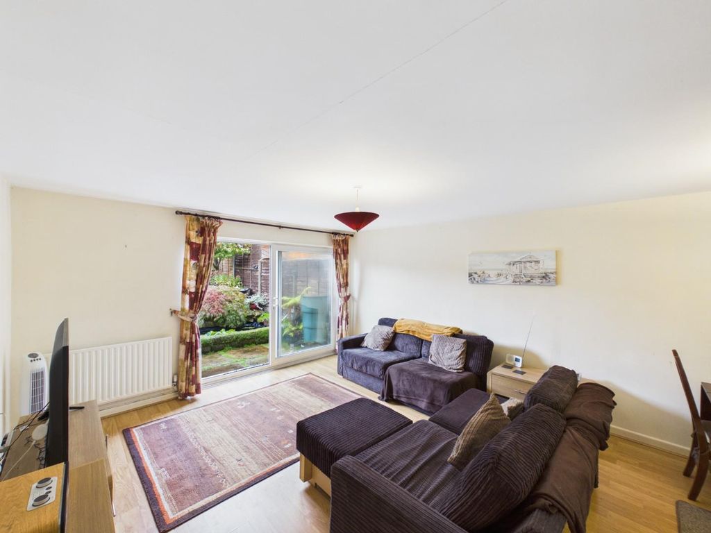 Property photo 2 of 10 Cam03182G0-Pr0048-Still006.Jpg