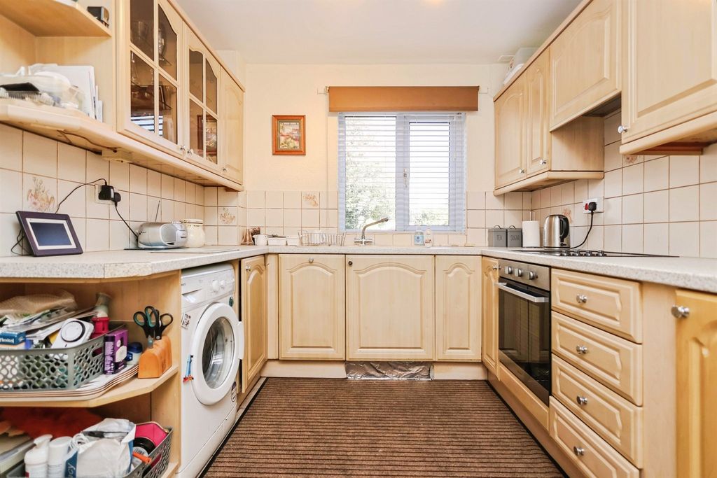 Property photo 3 of 17