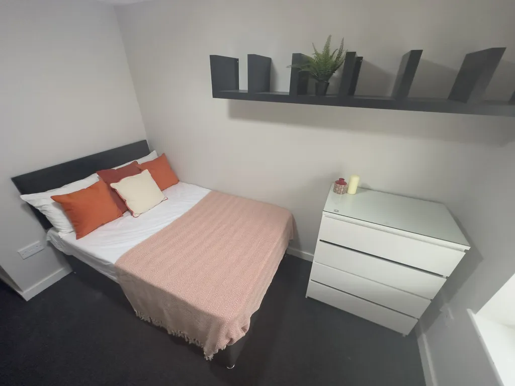 Apartment in Liverpool, Kensington Fields, Kensington - View 3