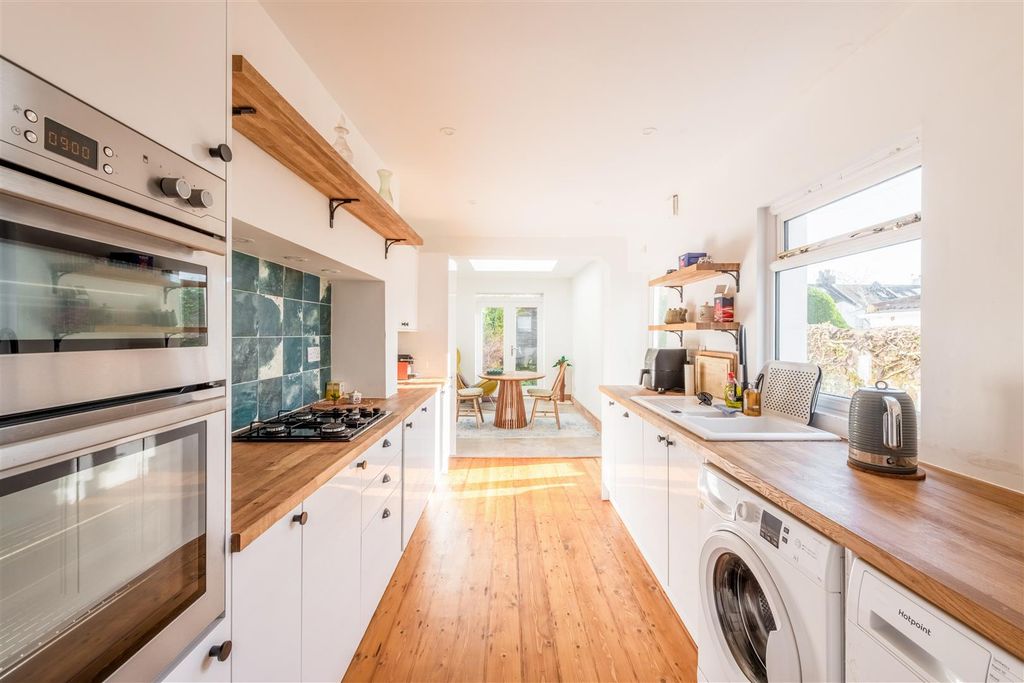 Property photo 3 of 26 20 Waldegrave Road-2.Jpg