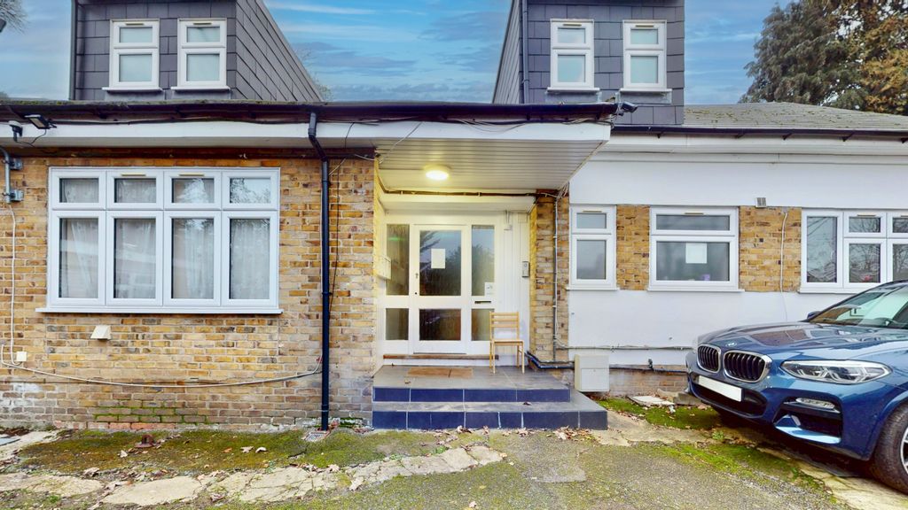 Property photo 3 of 24