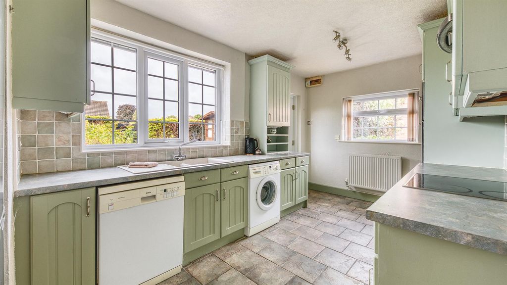 Property photo 2 of 38