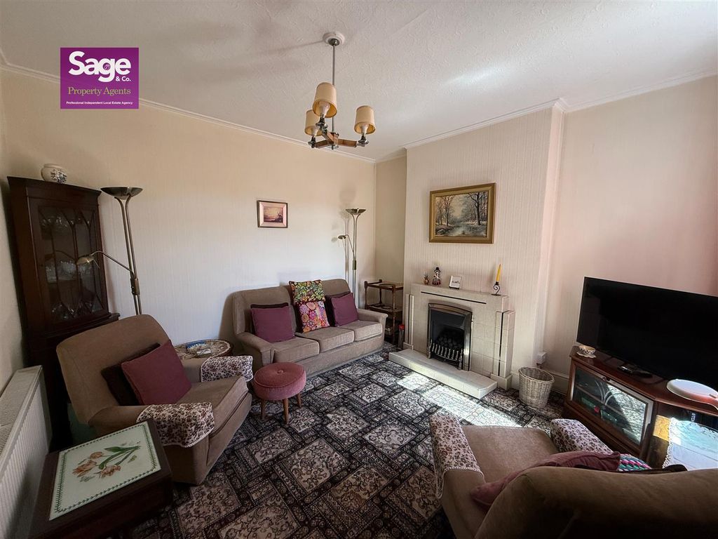 Property photo 3 of 25