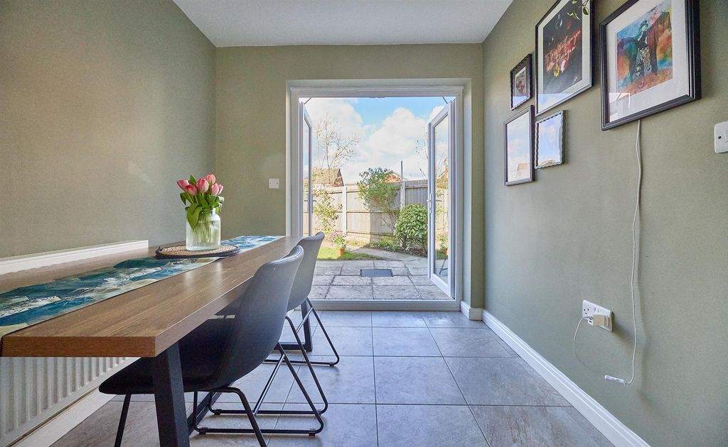 Property photo 3 of 18 Dining Area.