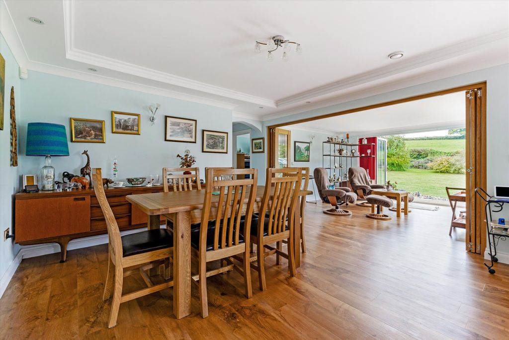 Property photo 3 of 17 Image