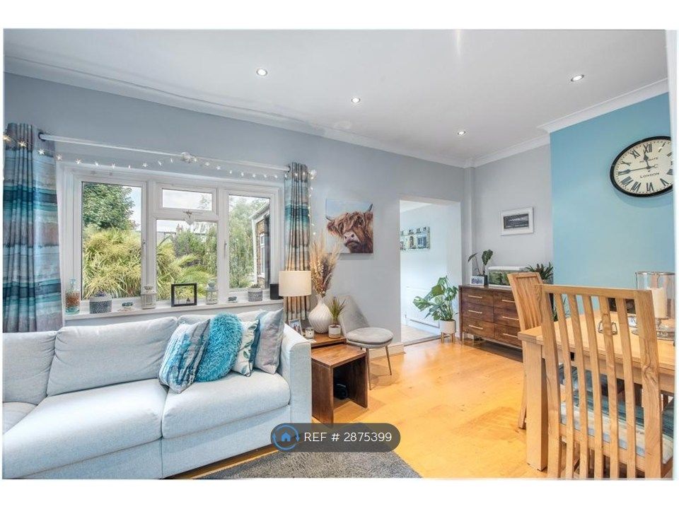 Property photo 3 of 14 Living Room