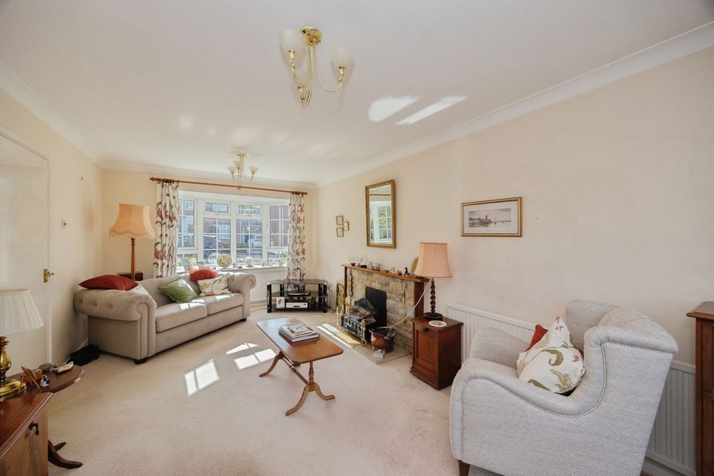 Property photo 3 of 17 Photo