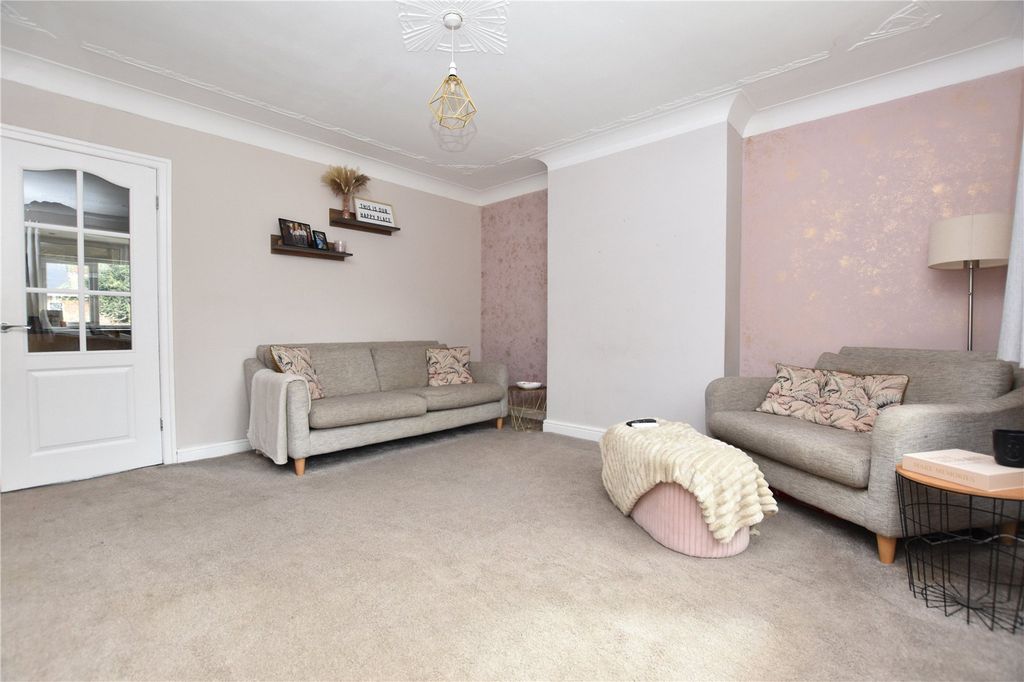 Property photo 3 of 18 Picture No. 10