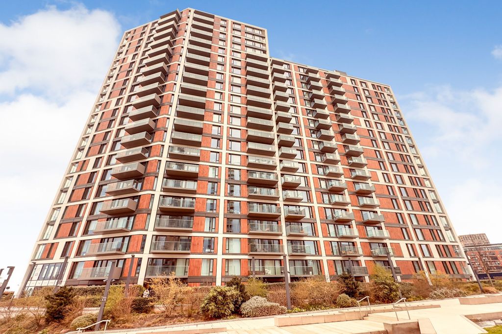 Property photo 2 of 3 Flat 502 Judde House, Duke Of Wellington Avenue, London, Se18 6Dg