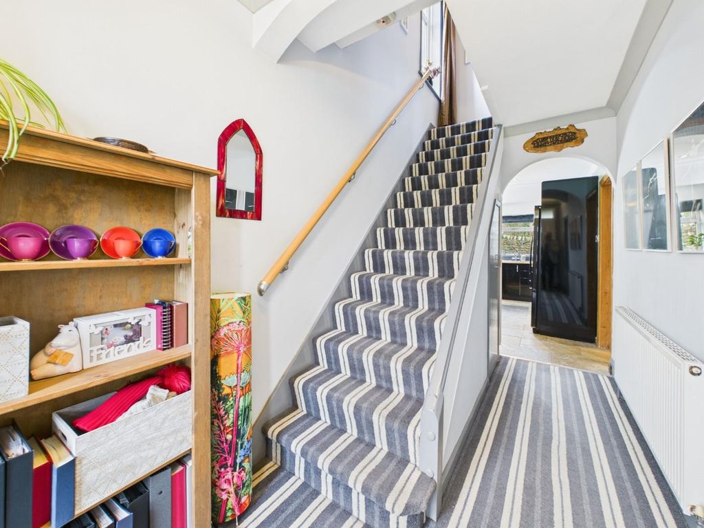 Property photo 2 of 19 Cam04899G0-Pr0266-Still003.Jpg