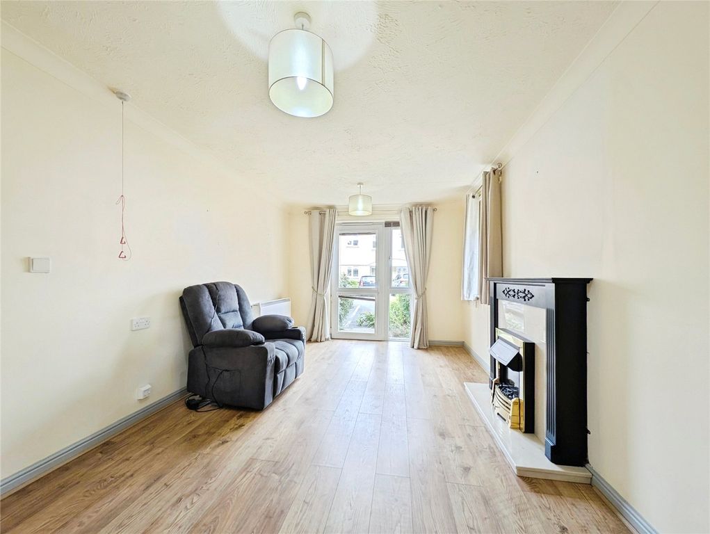 Property photo 2 of 10 Living Room