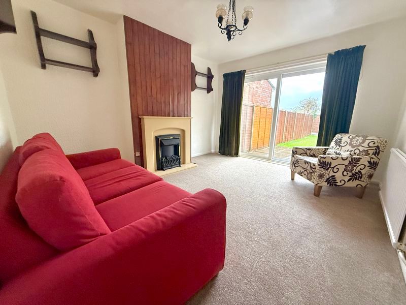 Property photo 3 of 16 Lounge