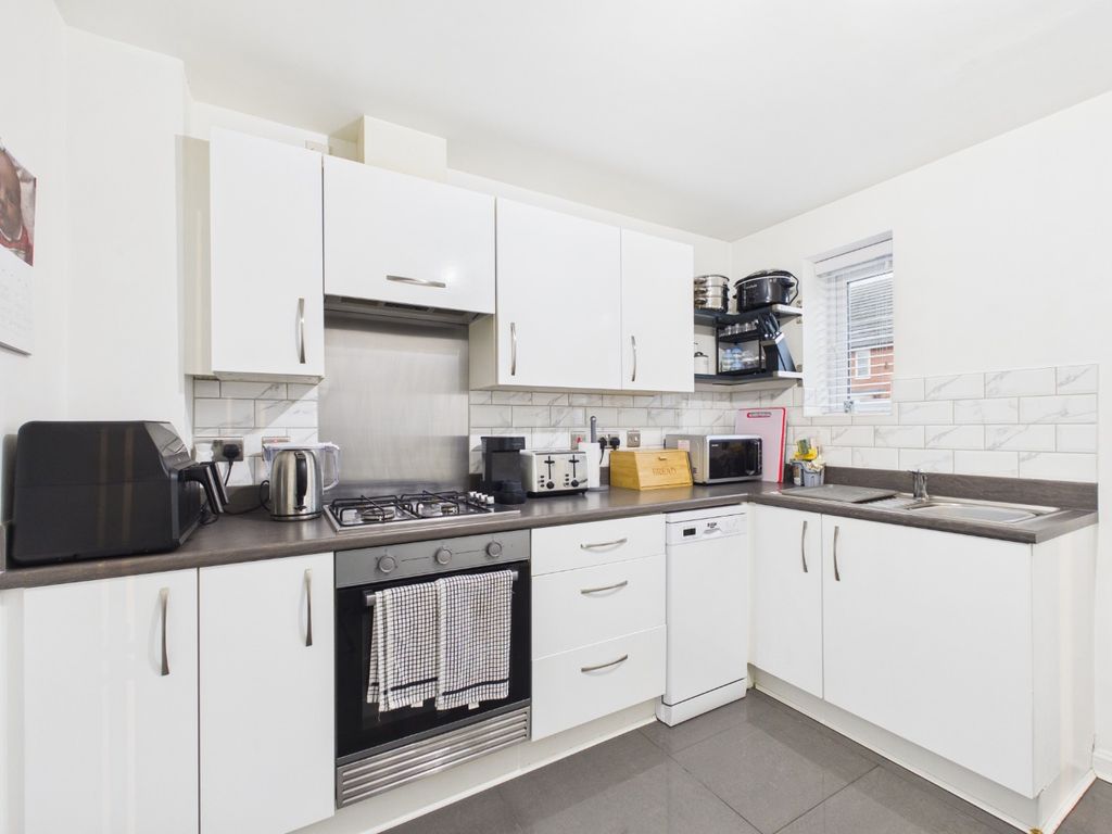 Property photo 2 of 17 4865355