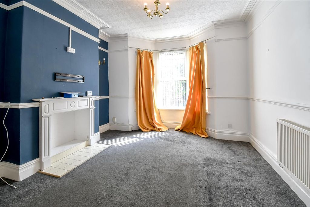 Property photo 3 of 31