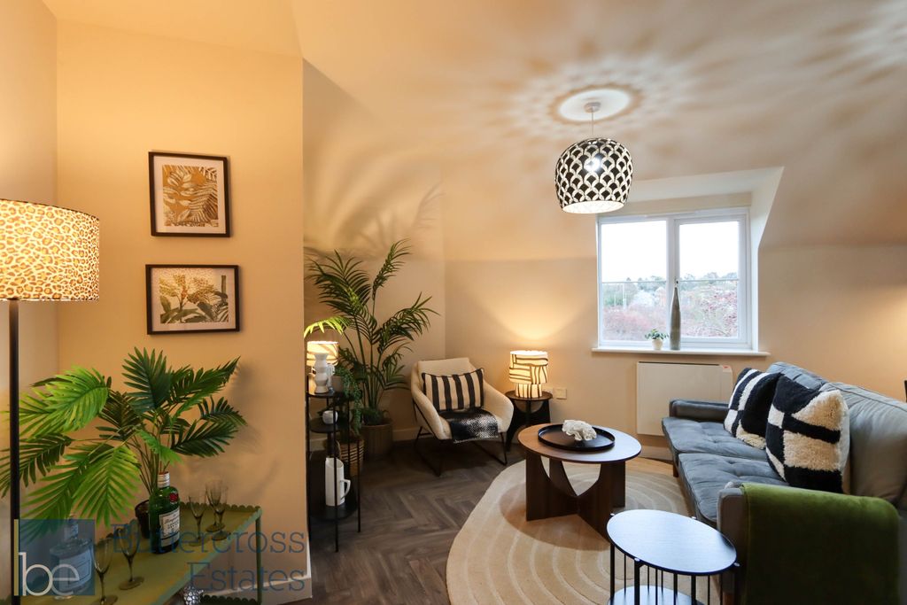 Property photo 2 of 11 Living Room