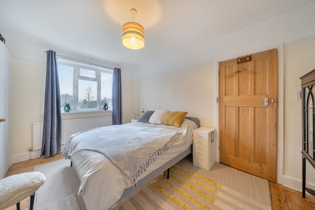Property photo 3 of 21 1408067-12-698B45...
